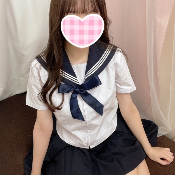 こなつ　161cm（Eカップ）　19歳