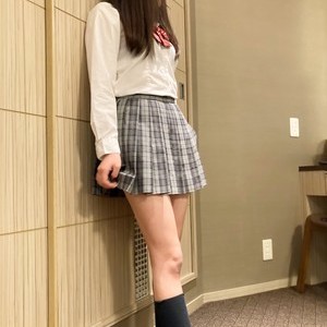 なお　158cm（Cカップ）　19歳
