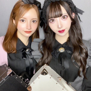 有名デザイナーコラボのかわいい制服でお給仕！